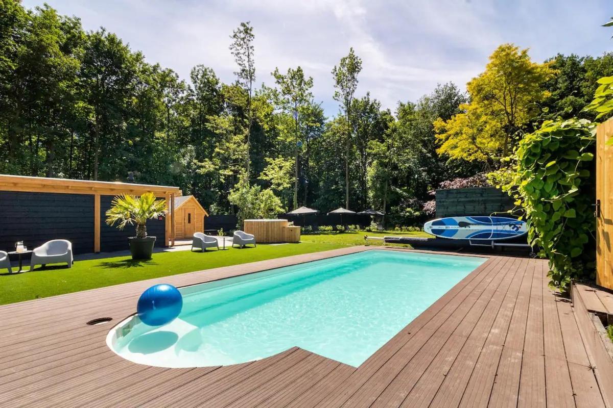 Green Tiny House With Shared Pool Zeewolde Exterior photo