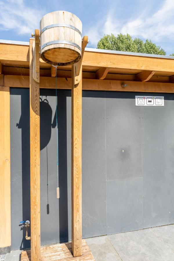 Green Tiny House With Shared Pool Zeewolde Exterior photo